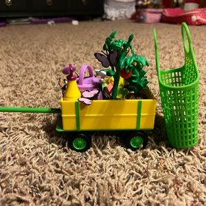 Garden set with pink picnic table